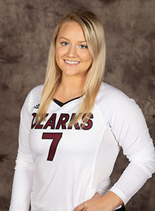 Delanie Gaston head Shot